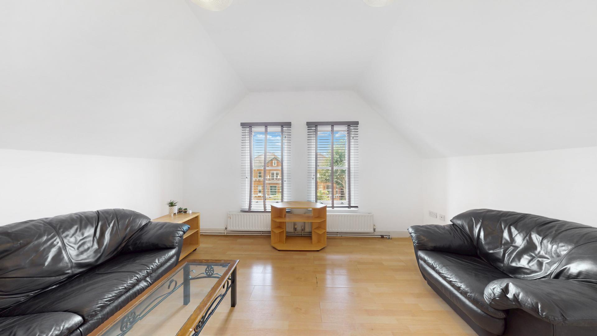 Modern Sharers Apartment Minster Road, West Hampstead